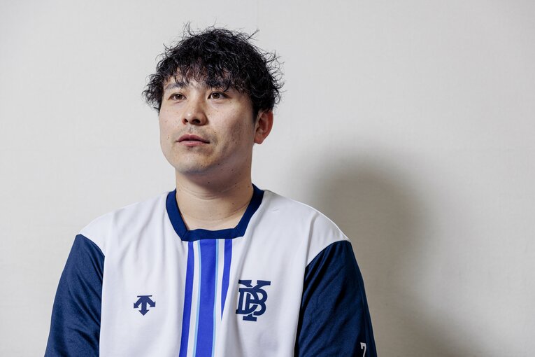 インタビューに応じる佐野恵太　©Kiichi Matsumoto