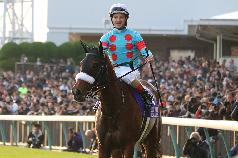 秋の天皇賞、GI馬こぞって参戦も、ルメール&アーモンドアイの1強か。<Number Web> photograph by Satoshi Hiramatsu