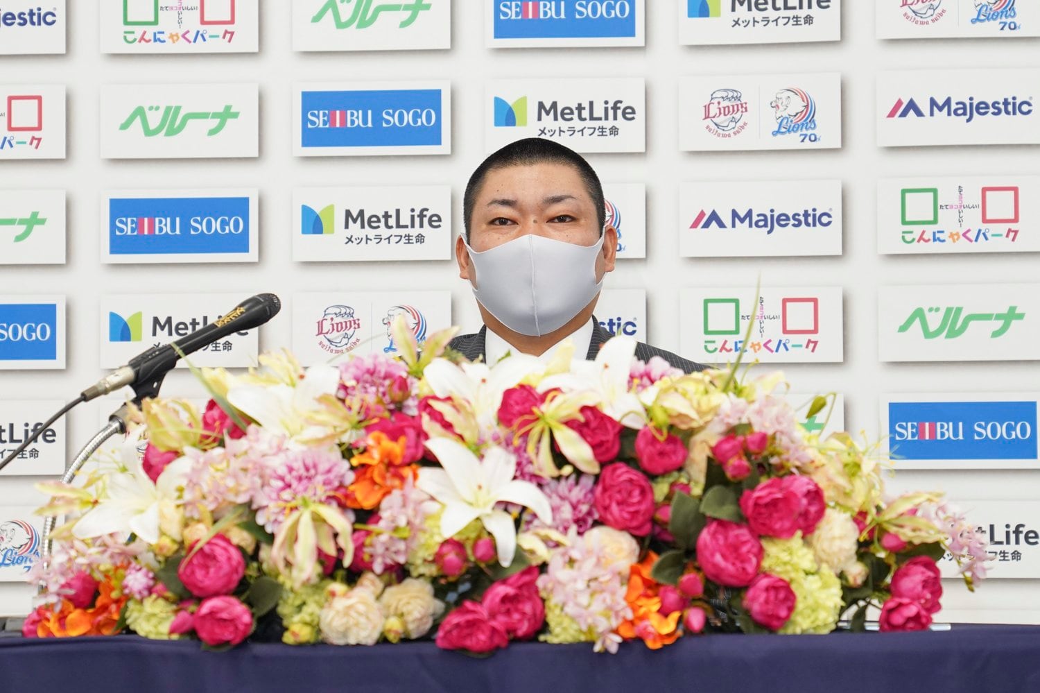 引退会見に臨んだ高橋朋己　