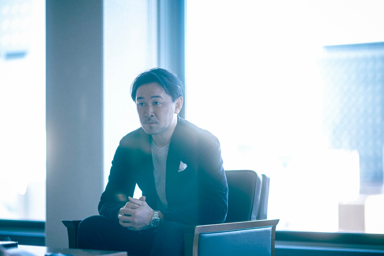 Numberの取材に応じる山中慎介　©Takuya Sugiyama