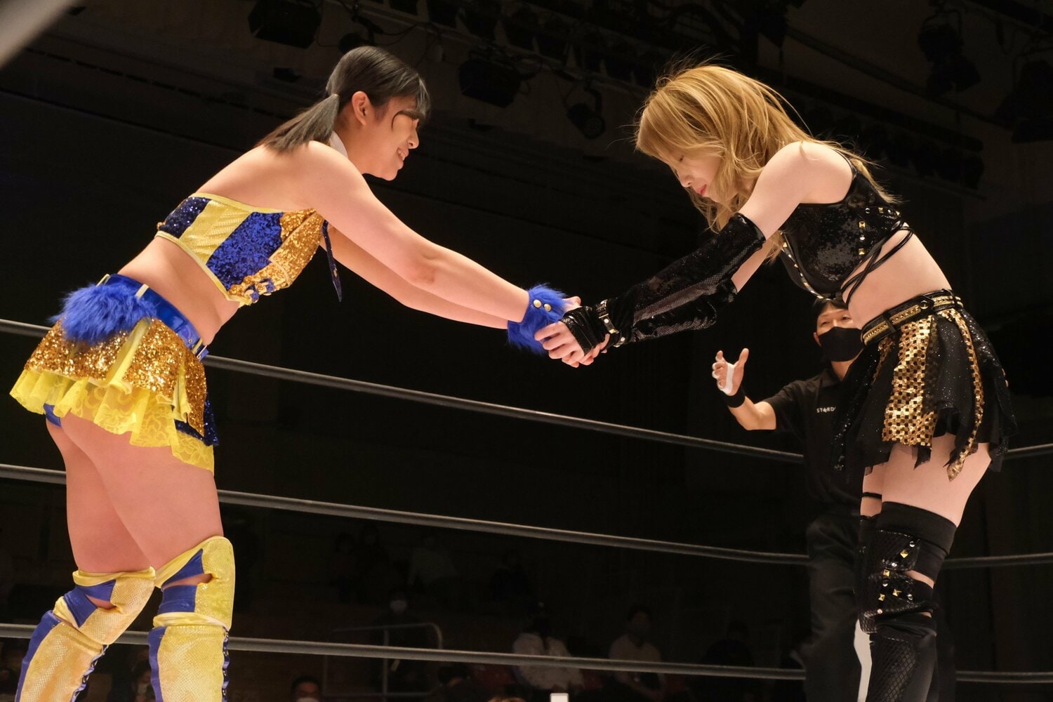 「吏南がお世話になってます！」と握手をしてから…