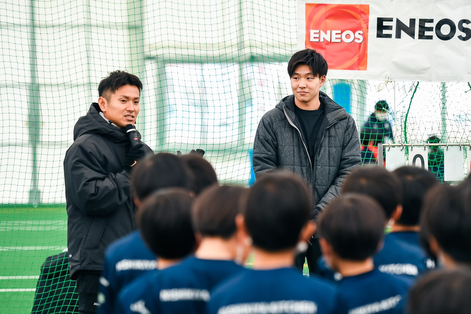 2023年1月、久しぶりに開催した「東北人魂」のサッカー教室。遠藤の隣にはJリーガーになった菅原の姿が　©︎Miki Sano