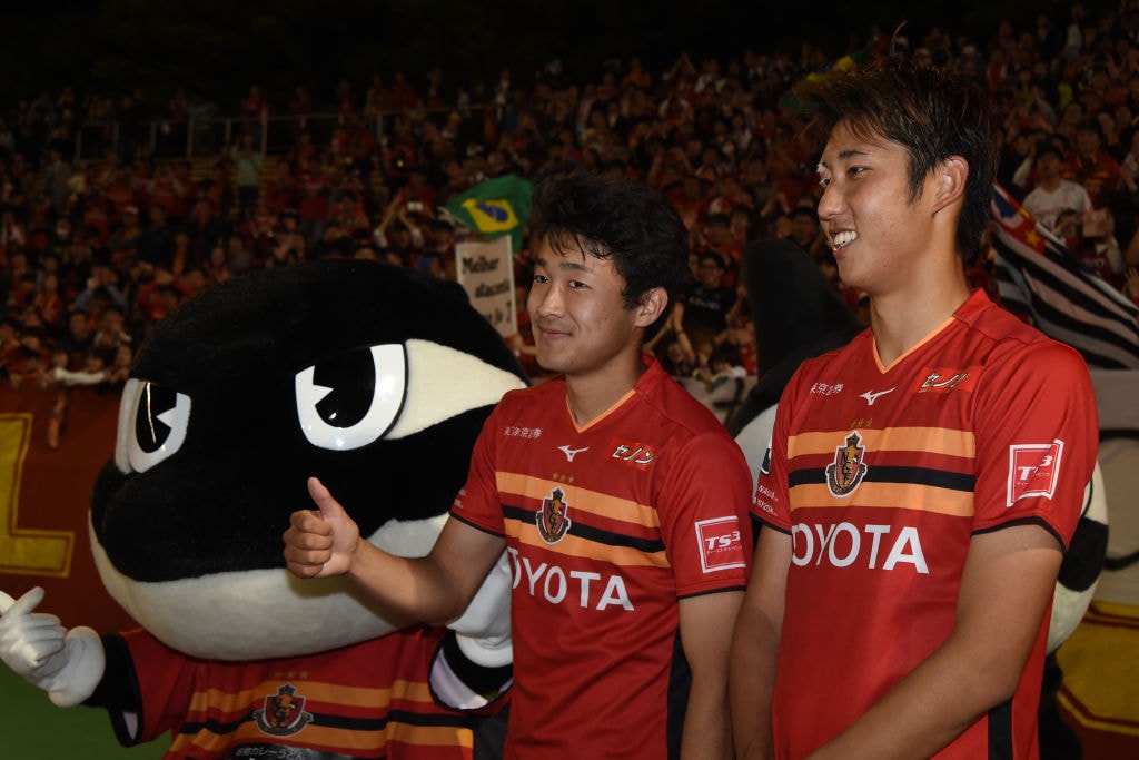 2019年、当時19歳の伊藤と菅原由勢。スケールの大きさは当時から期待されていた　©Getty Images