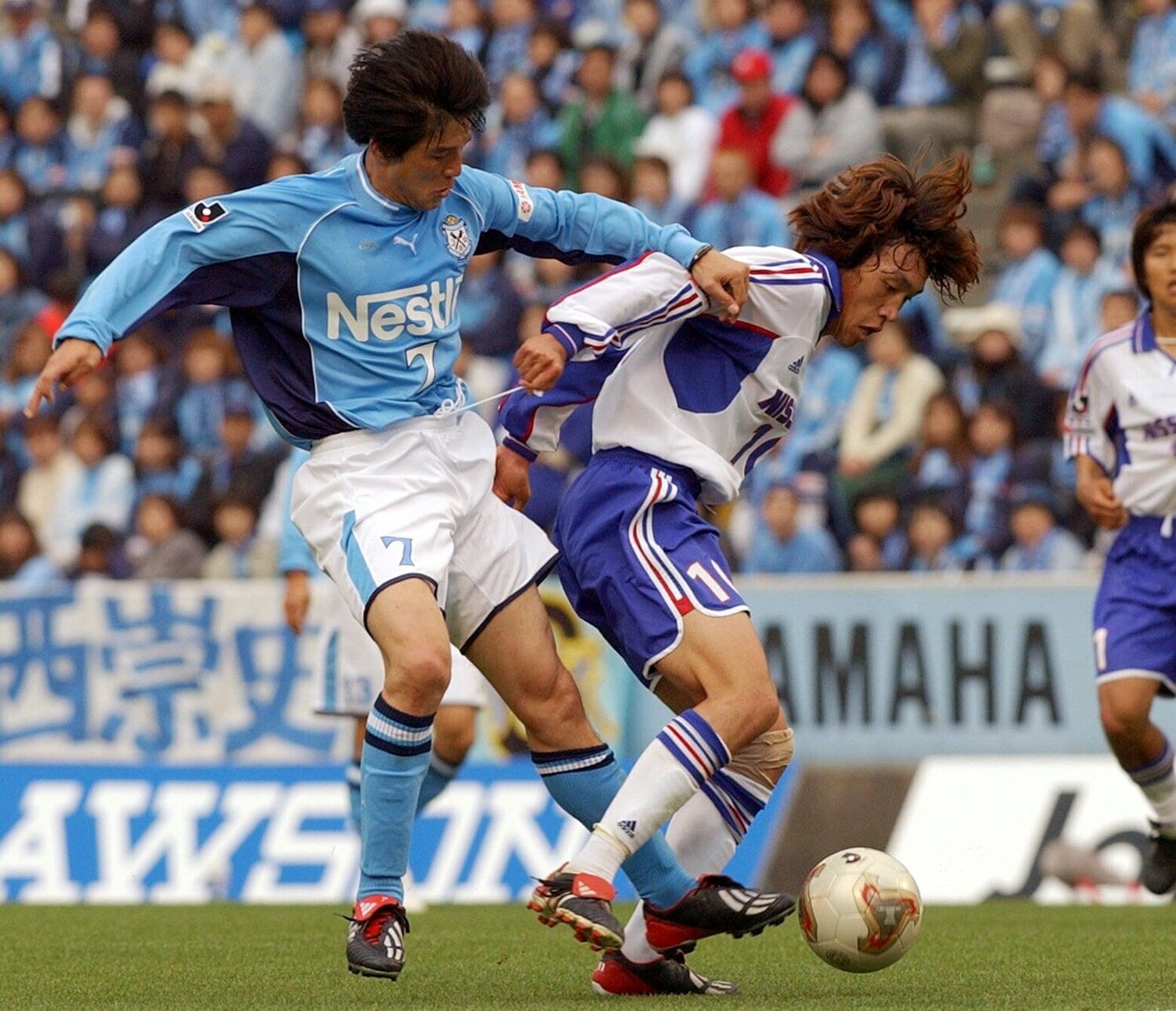 現日本代表コーチの名波浩と中村俊輔は2002年W杯で選外となった　©JIJI PRESS