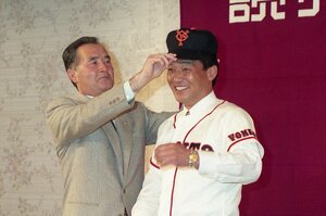 ▶︎19歳だった松井秀喜が30分遅刻した“落合博満との初対面”「それでも落合さんは怒らなかった」…東京ドームのお風呂で落合が松井に教えた野球論