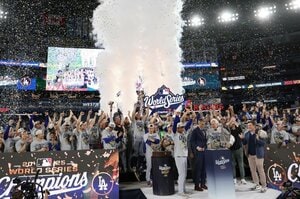 ドジャース連覇のウラで…最悪の事態「2年後のメジャーリーグ中止の可能性」なぜ高まった？ 現地報道まとめ…大谷翔平、山本由伸ら大補強に“賛否の声”