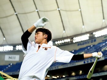 ＜期待される主将のジレンマ＞坂本勇人「野球に全てを捧げられたら」＜Number Web＞ photograph by Naoya Sanuki