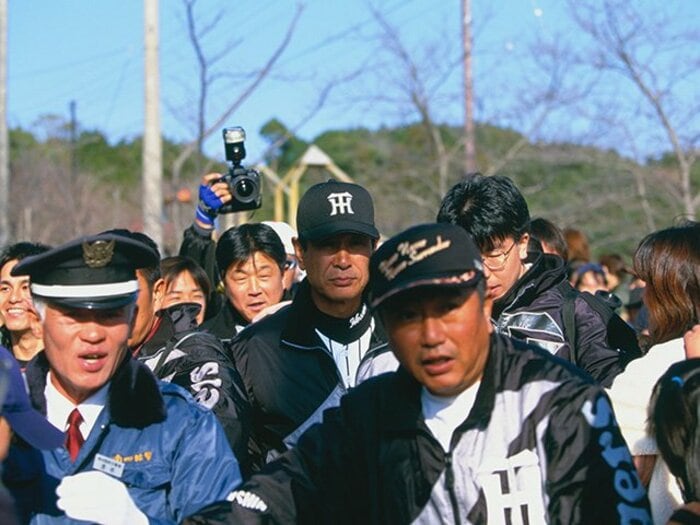 星野仙一「悪いイメージができた以上、新天地に」、江川卓「そう興奮しないでください」…トレードが騒ぎになった日<Number Web> photograph by Hideki Sugiyama