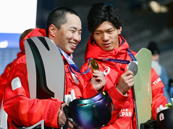 「葵来もすんごいうまかったし、おめでとう」銀・木俣椋真が金メダル・木村葵来を爽やかに祝福…ビッグエア“ワンツーフィニッシュ”最強日本勢の関係性＜Number Web＞ photograph by Nanae Suzuki／JMPA