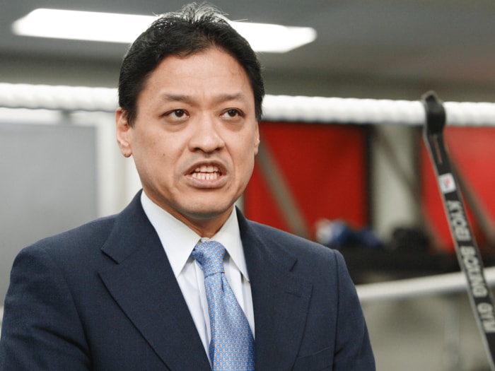 「父なら亀田家と、どう付き合ったのか」ボクシング名門ジムを解雇された“セガレ”の転落人生…アルコール依存症の再発「病室で大谷翔平を見て泣いた」＜Number Web＞ photograph by Shigeki Yamamoto