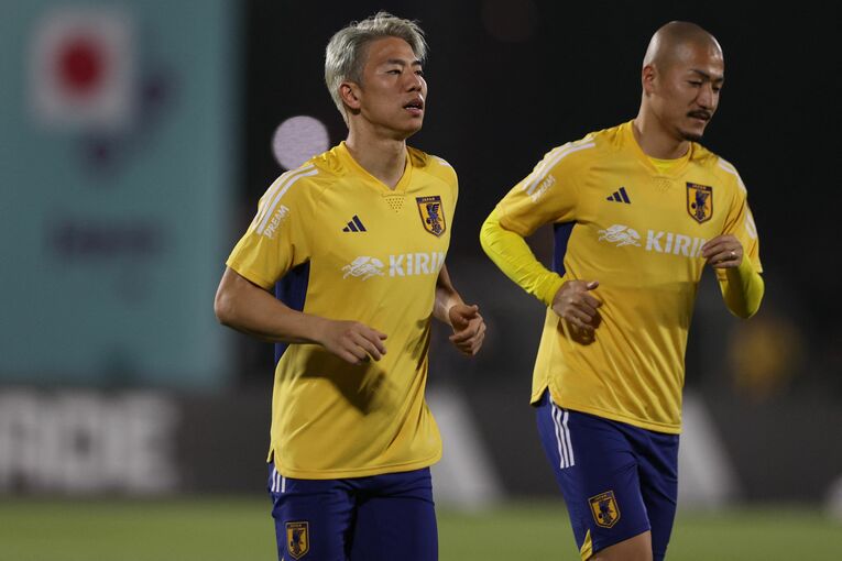 先発を明言された浅野（左）　©AFP/JIJI PRESS