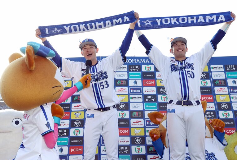 本拠地初勝利でお立ち台に上がって「アイラブヨコハマ！」と叫んだ　©Sankei Shimbun