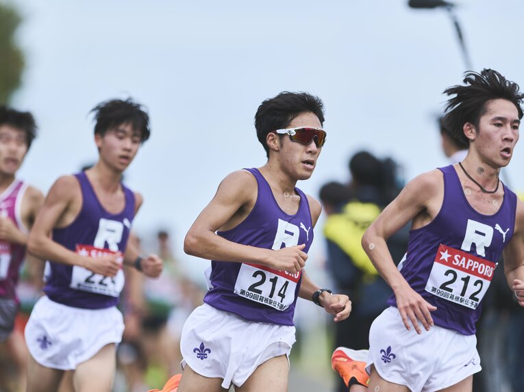昨年10月の箱根駅伝予選会。立教大では1年～3年の12人が走った　©Yuki Suenaga