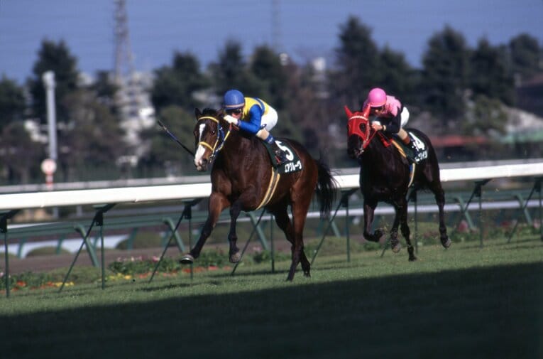 96年3月チューリップ賞、エアグルーヴはビワハイジに5馬身差をつけ勝利　©Tomohiko Hayashi
