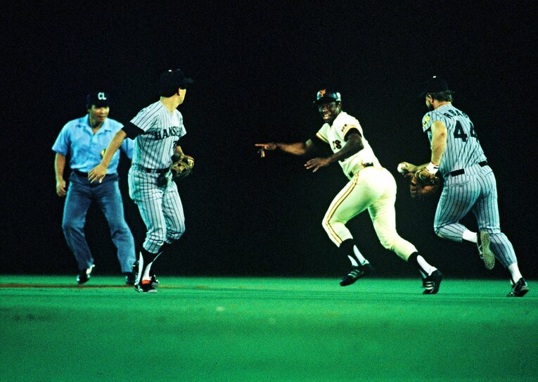 バースに追いかけられるクロマティ　©️Sports Graphic Number