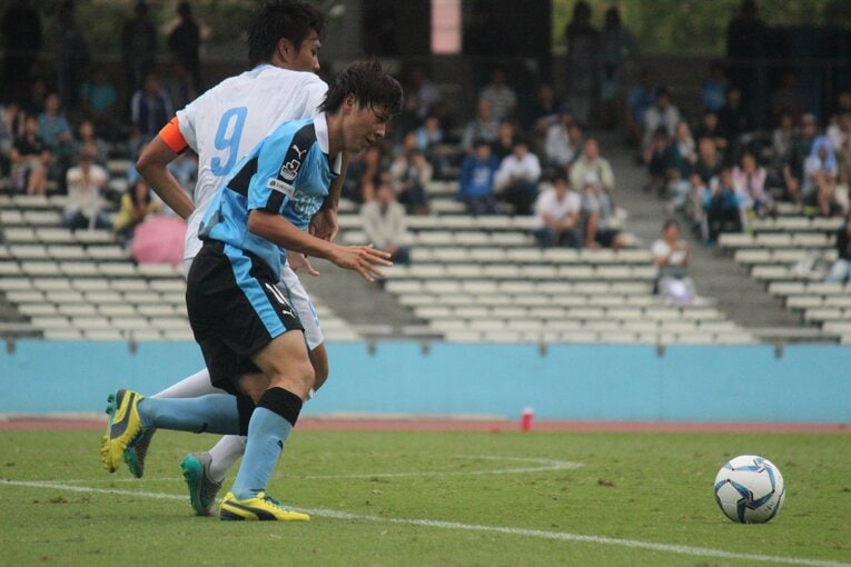 田中碧（川崎フロンターレU-18）とのマッチアップ　©︎Takahito Ando