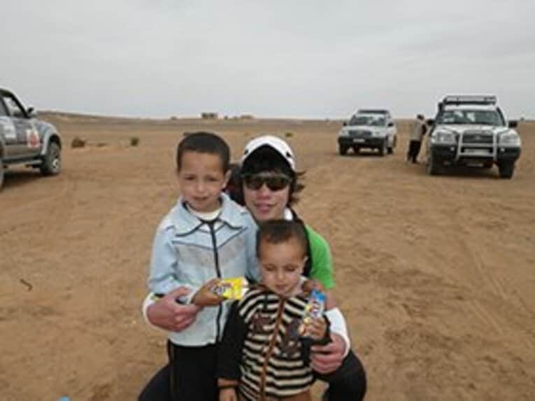 チョコを喜んでくれたベルベル人の子供たち 