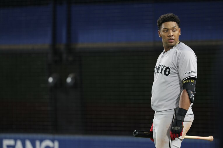 次打者席に入るオコエ　©︎JIJI PRESS