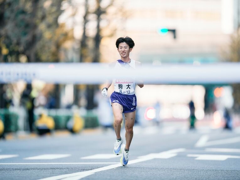 駒大・石川拓慎（10区）はヴェイパーフライを着用して大逆転を果たした
