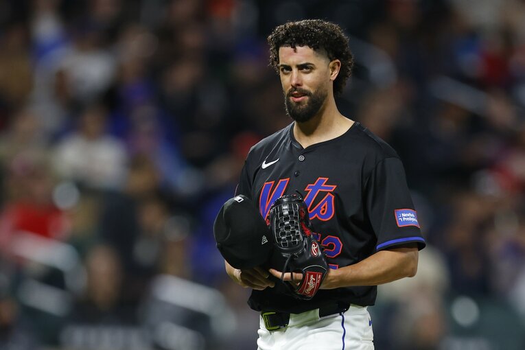 メッツから戦力外を受けたホルヘ・ロペス。現地5月29日、退場したドジャース戦後、英語で応えた（母国語はスペイン語）の発言が問題視された　©Getty Images