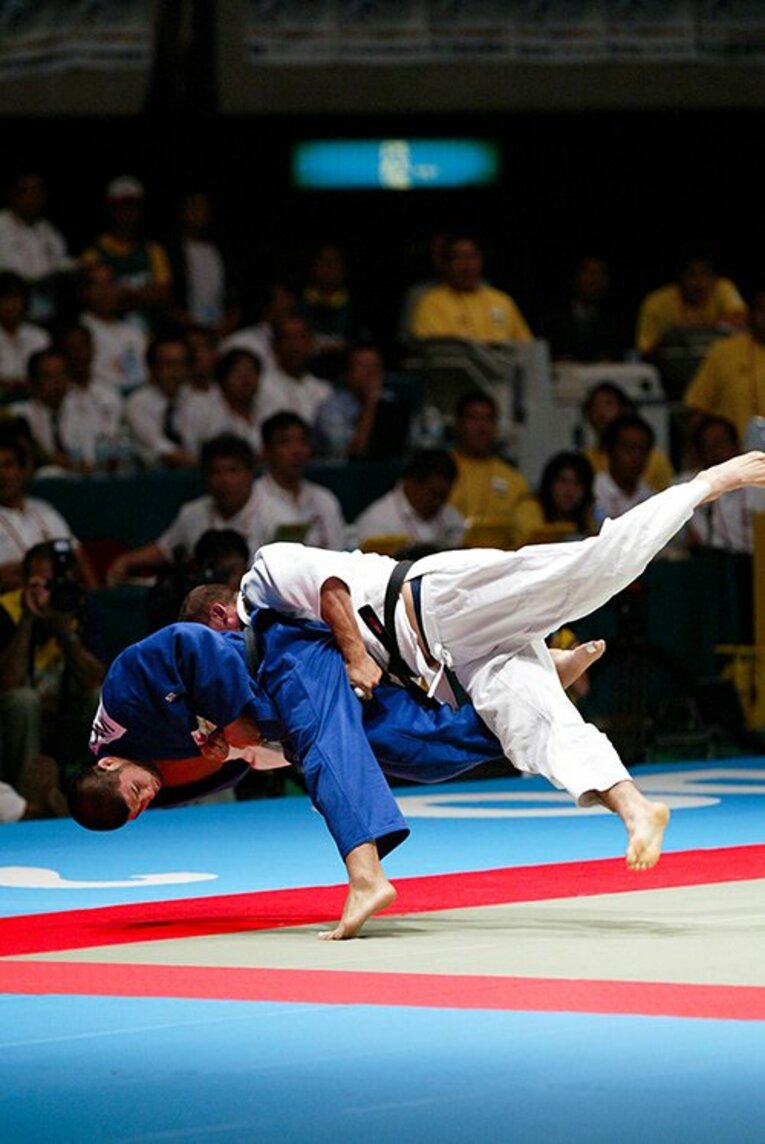 井上康生は無敵のヒーローだった。2003年、世界選手権の「背中」。(5)