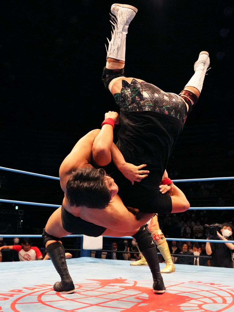 内藤哲也へのダブルアーム・スープレックス