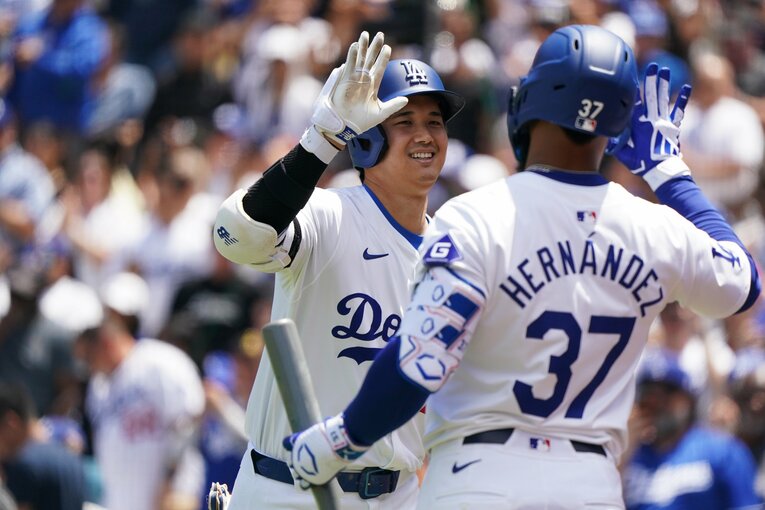 第1打席で先制の9号2ランの連続写真（10枚目／全10枚） ©︎Shizuka Minami