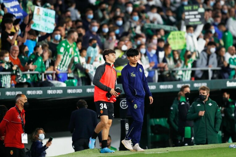 森保監督が久保建英をスペインまで見に来たのに…45分で交代　カメラマンが「終盤までいれば」と心残りを感じた理由(39)