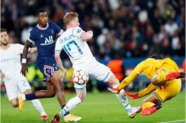 「PSGメッシ」の初得点と“FKの壁で寝転び”、ネイマールとの友情を撮った… 18歳のバルサ新10番ファティも復活〈激写〉(44)