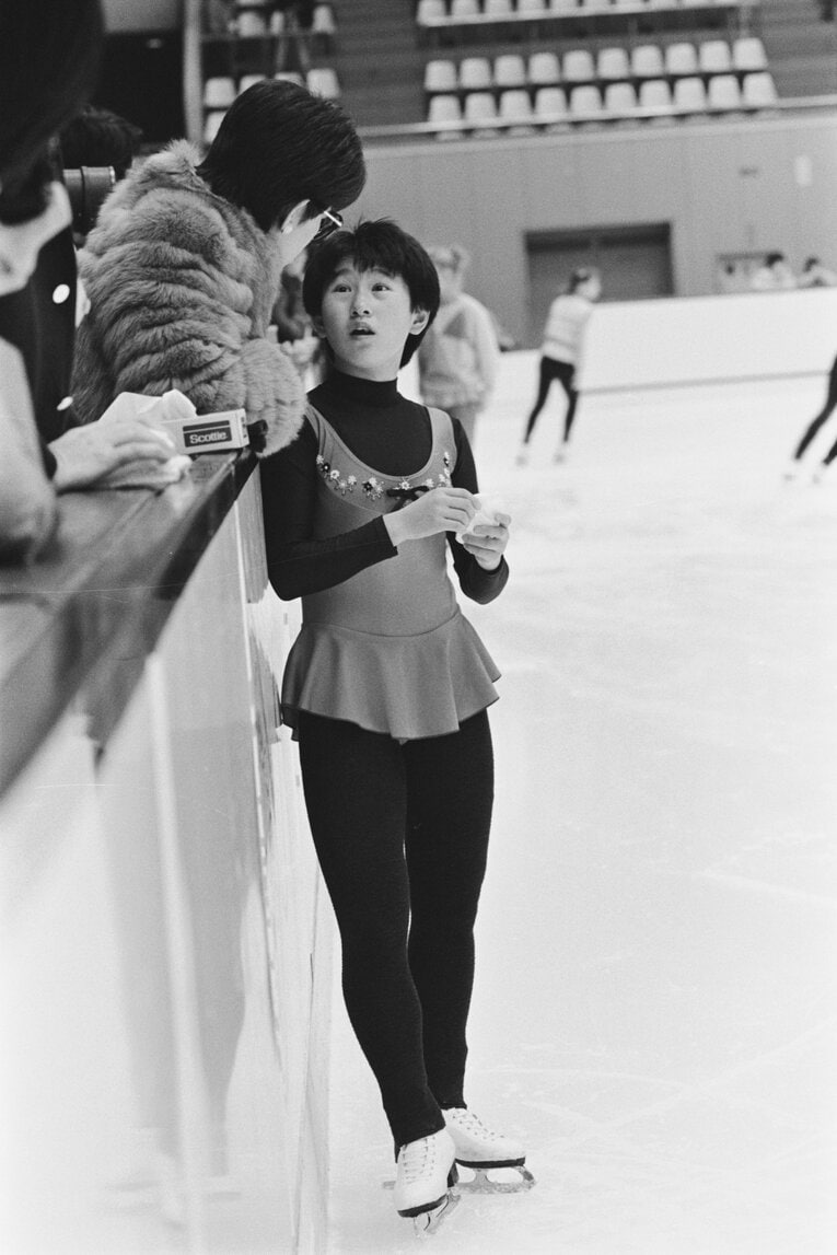 写真は1983年、伊藤みどりが14歳のとき。手前が山田満知子　©BUNGEISHUNJU