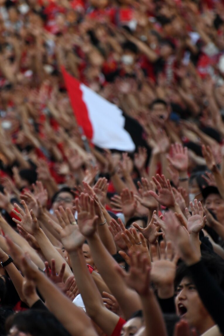 大声援を送る5万3374人のサポーター