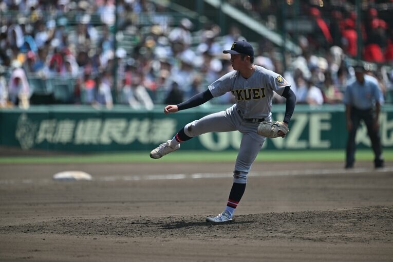 仙台育英の最速150kmオーバー腕・湯田統真　©Hideki Sugiyama