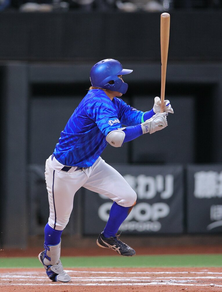 エスコンで勝ち越しタイムリーを放った森　©JIJI PRESS