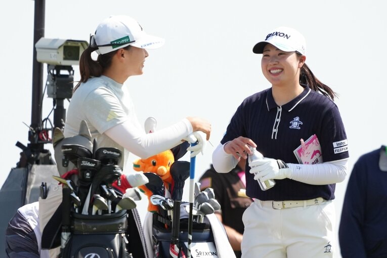 全米女子オープンで渋野日向子（左）と初めて同組でプレーした竹田麗央　©︎Shizuka Minami