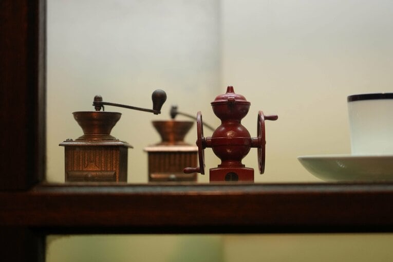 小さなコーヒーミル　©Essei Hara