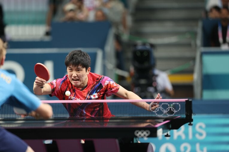 男子卓球団体戦準決勝、スウェーデン戦の張本智和　©︎Tetsuya Higashikawa/JMPA