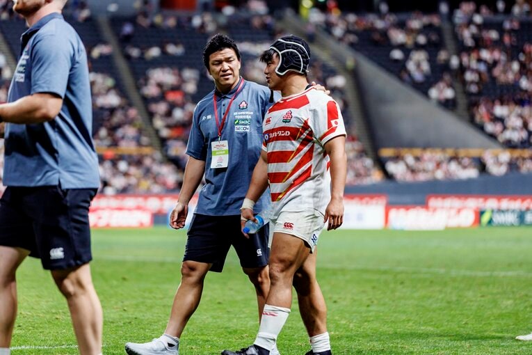 CTB立川理道（クボタスピアーズ船橋・東京ベイ）、HO原田衛（東芝ブレイブルーパス東京）©︎Kiichi Matsumoto
