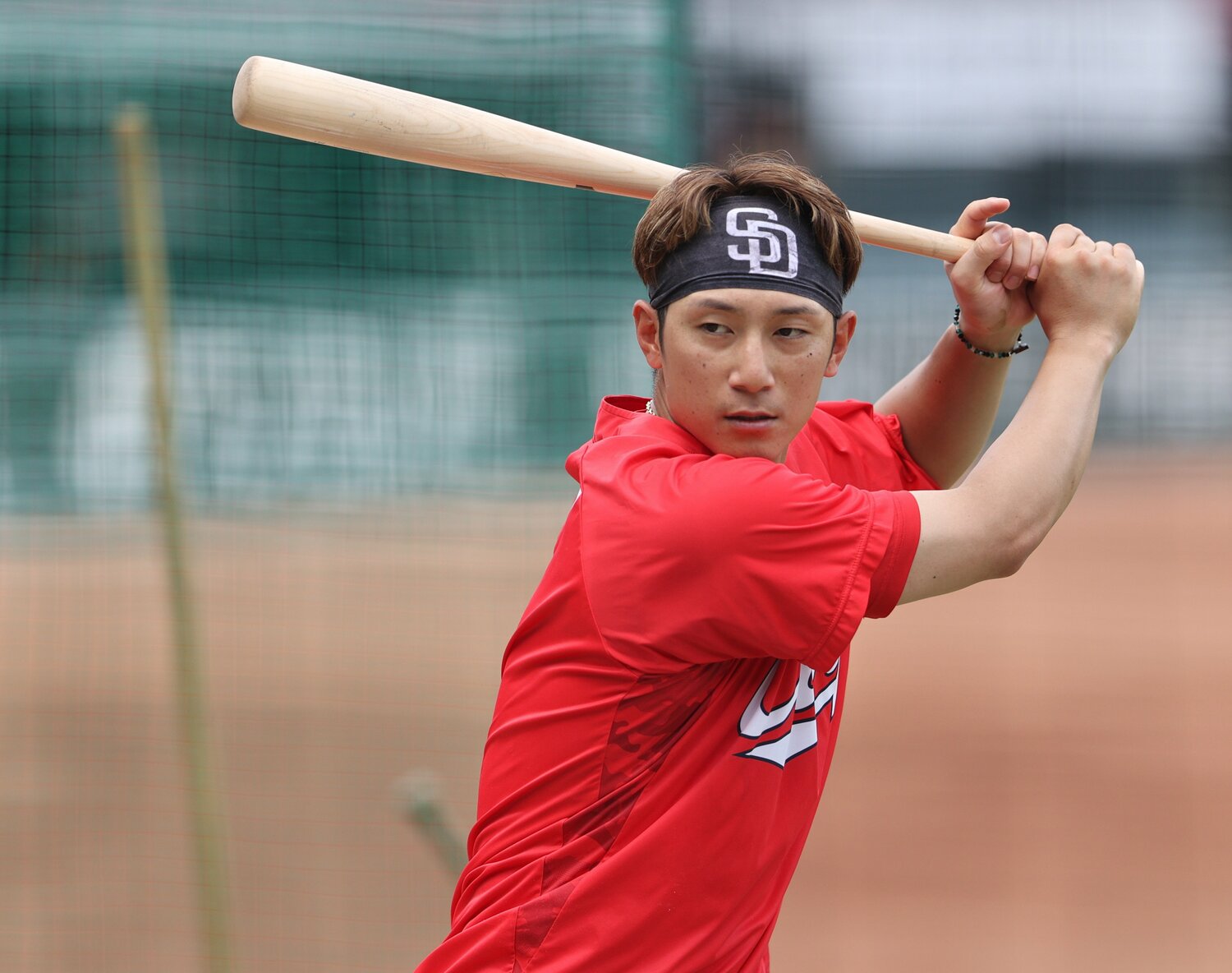 試合前の打撃練習に取り組む西川。次に着るのは何色のユニフォームだろうか　©JIJI PRESS