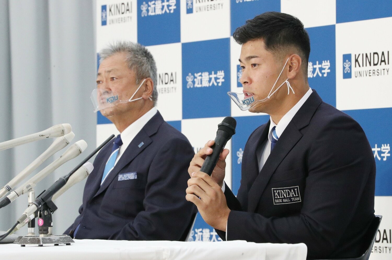 「近大にものすごいバッターがおる」入学前の佐藤輝明を岡田彰布が見ていた…恩師が明かす阪神との奇縁「とんでもない三振もしてたけど」＜Number Web＞ photograph by JIJI PRESS