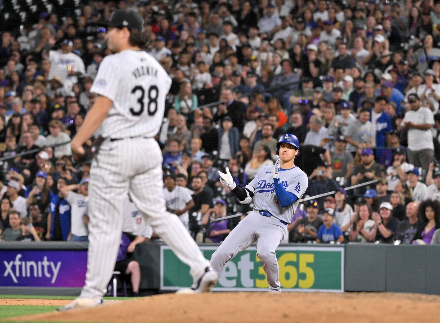 6月18日のロッキーズ戦9回。大谷のつなぐヒットがその後の逆転劇を生んだ　©JIJI PRESS