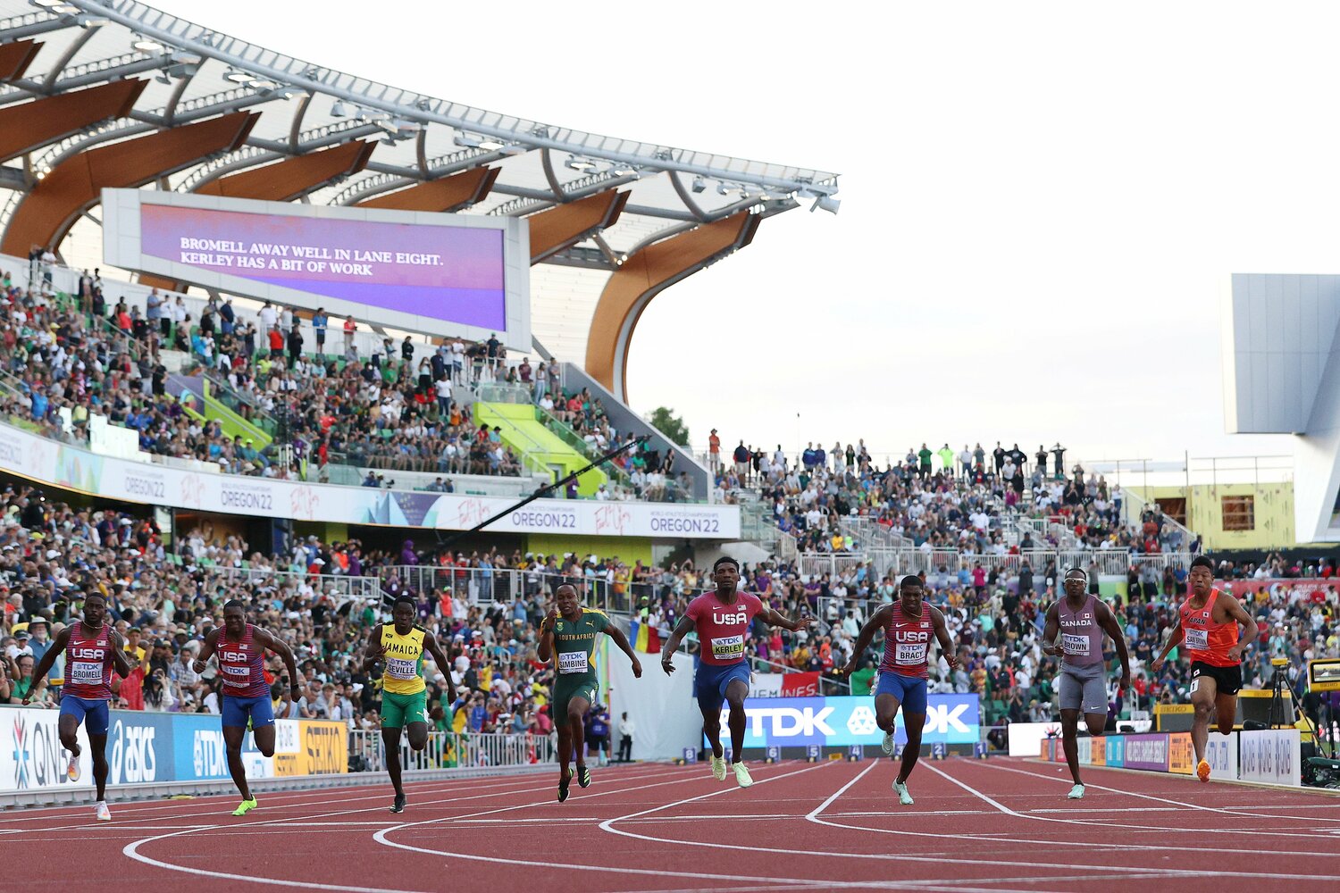 今大会の男子100m決勝レース。サニブラウン(右端)と織田のやり取りも話題となった ©Getty Images