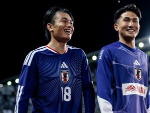 「上田綺世18番ユニ」ファンが爆増してる…記者が40分歩いてビックリ「渡辺剛選手は長谷部誠コーチについて…」ウルグアイ戦“テレビに映らない舞台裏”