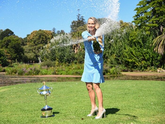 1位から70位に落ち……そして優勝!全豪覇者ウォズニアッキと女傑列伝。<Number Web> photograph by Getty Images