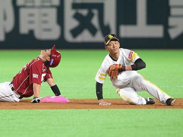 女性観客が8割の「タカガールデー」。意義あるイベント、NPBは球団任せ。＜Number Web＞ photograph by NIKKAN SPORTS