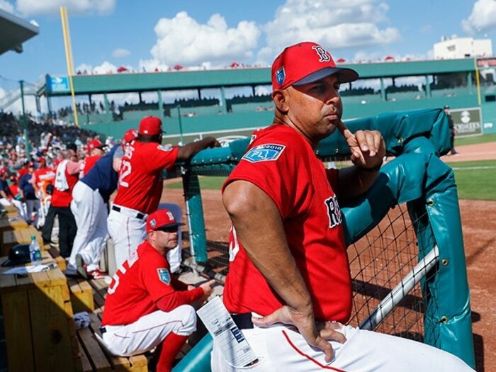 イチローより年下の監督が次々登場。MLBで強権型指導者はもう流行らない。＜Number Web＞ photograph by AFLO