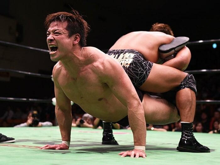 ノアファンが否定し続ける潮崎豪。そんな男が握る、沈みゆく団体の命運。<Number Web> photograph by Essei Hara