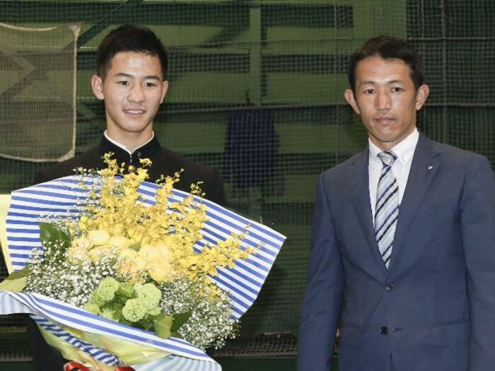 心で叫んだ…ヤクルト3位「なぜ指名して欲しくない選手だったか」　ドラフトウラ話【ヤクルト編】＜Number Web＞ photograph by KYODO