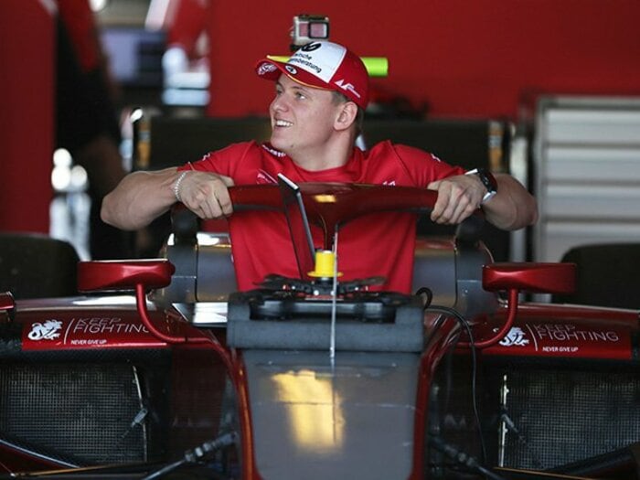 偉大な王者シューマッハーの長男が20歳にして叩いたフェラーリの門。＜Number Web＞ photograph by AFLO