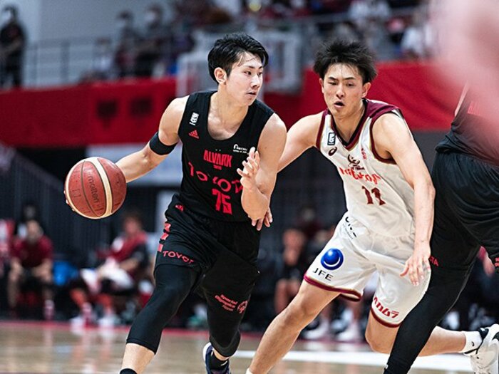 “トラブル多発”もバネにするBリーグ王者　A東京のド直球でブレない力が末恐ろしい＜Number Web＞ photograph by Yuki Suenaga