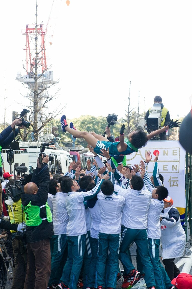 2015年に初優勝を果たした青学大。1年生だった貞永はメンバー争いにも絡めず　©Nanae Suzuki